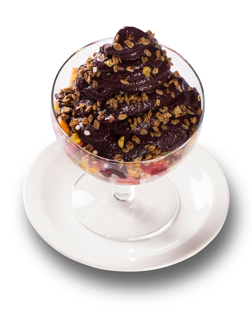 Tigela de açaí fresco com frutas.