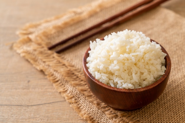 Foto tigela de arroz branco cozido