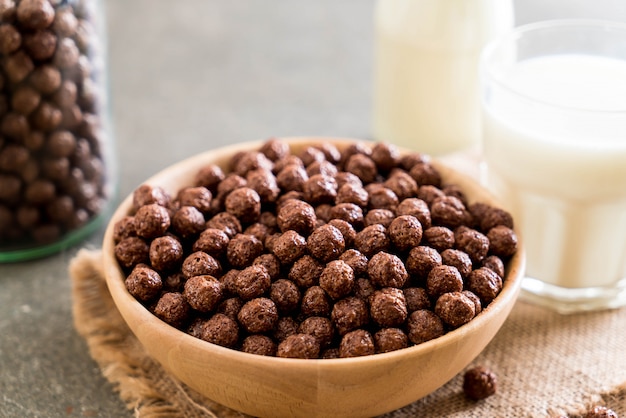 tigela de cereal de chocolate