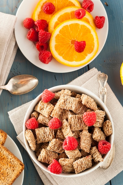 tigela de muesli com frutas