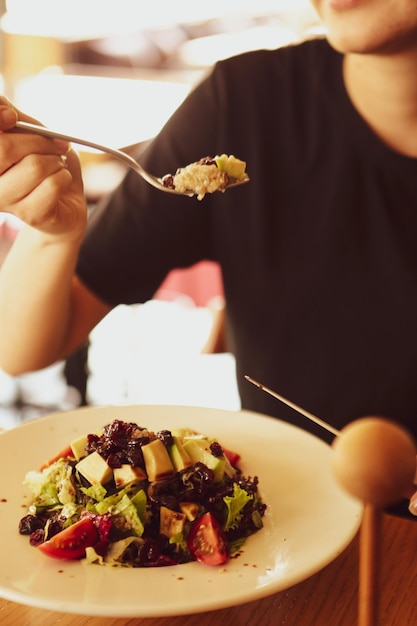 Tigela de salada deliciosa fresca