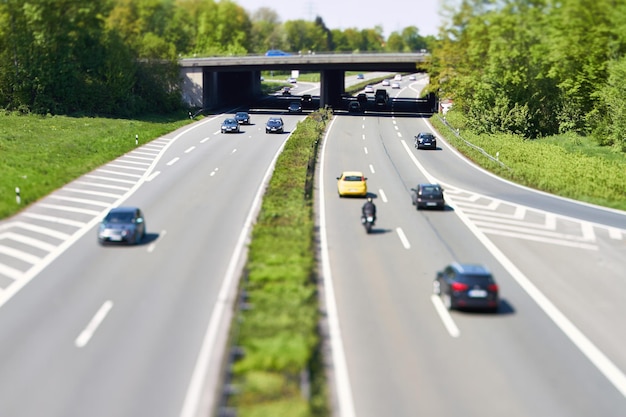Tilt Shift-Bild von Autos auf der Autobahn
