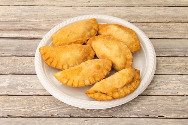 Típicas empanadas argentinas recheadas com carne