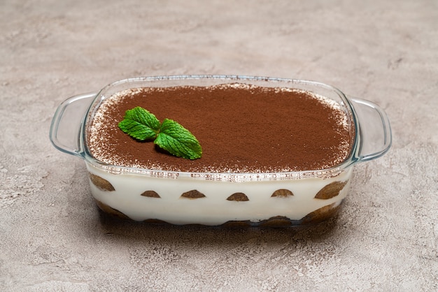 Foto tiramisu dessert in glasbackform