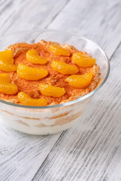 Foto tiramisu de naranja mandarín