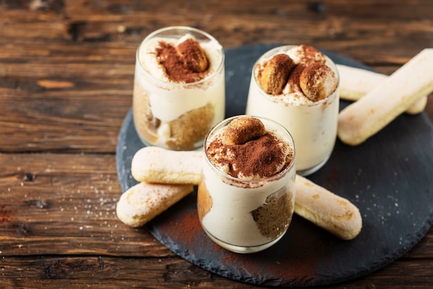 Tiramisú de postre italiano casero