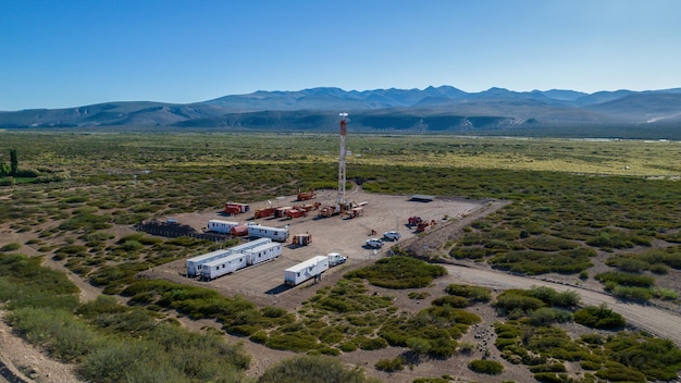 Tirando de equipos en campo petrolífero