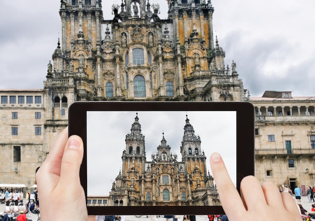 Tirando foto da Catedral de Santiago de Compostela