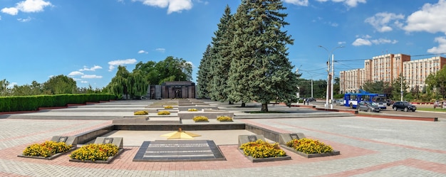 Tiraspol, Moldavia 06.09.2021. Monumento a la gloria en Tiraspol, Transnistria o Moldavia, en un día soleado de verano