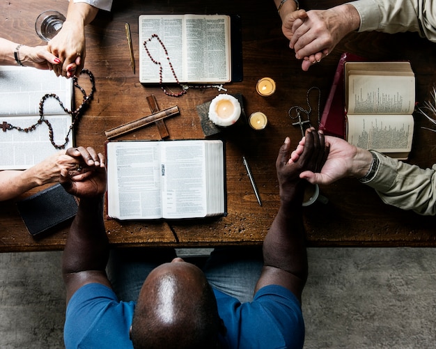 Foto tiro religioso diverso