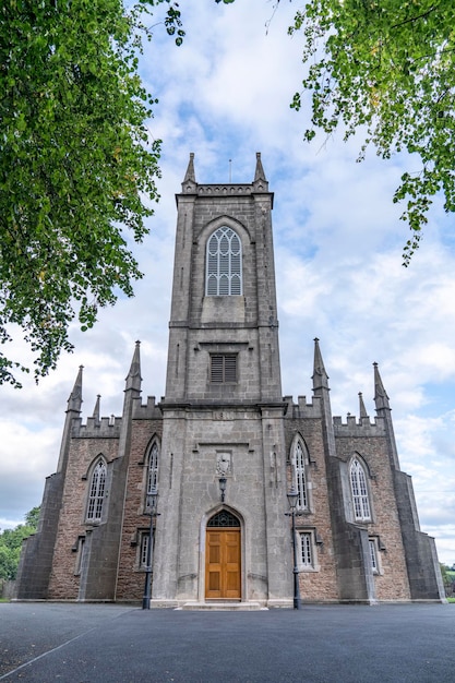 Tiro vertical da Igreja Paroquial de São Marcos em Armagh Irlanda do Norte Reino Unido