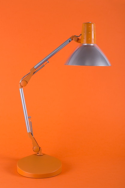 Tischlampe für Desktop auf Orange