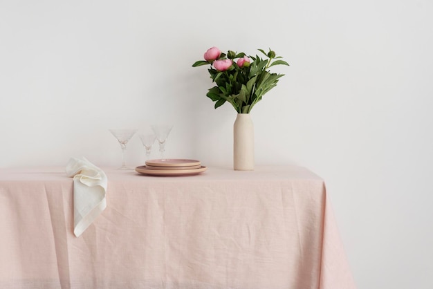 Toalha de mesa elegante na cor rosa