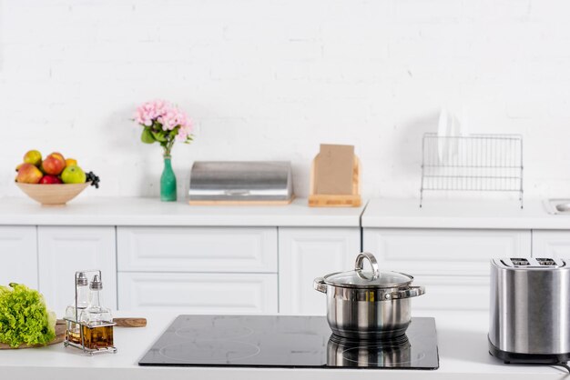 Toaster, elektrischer Herd, Saucepan, Küche