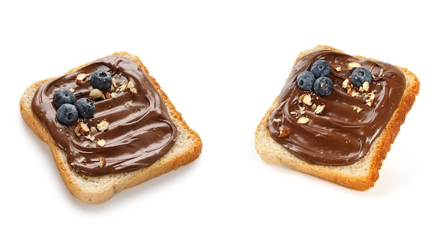 Toastsandwich mit Schokoladencreme, Heidelbeere und Mandelbrot mit flüssiger Schokoladensoßenpaste