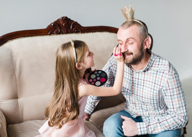 Tochter und Vater am Vatertag