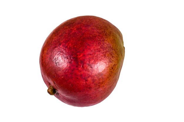 Toda la fruta del mango rojo aislado sobre un fondo blanco.