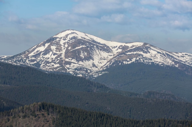 Todas las cosas buenas son montaña salvaje y libre Hoverla