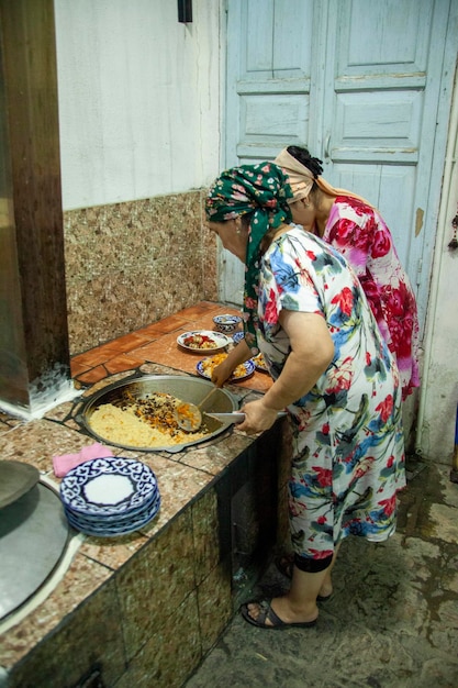 Todas las frutas secas en la comida cocinada.