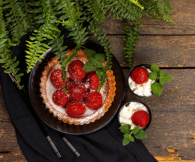 Törtchen mit Erdbeeren