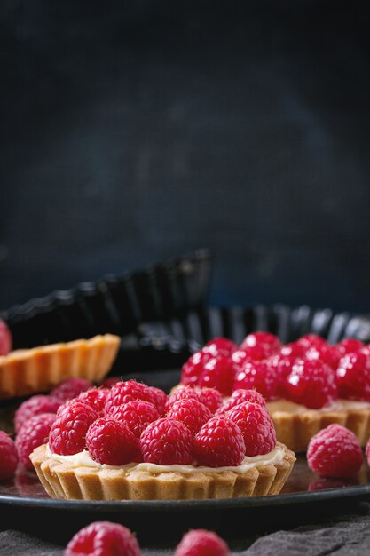 Törtchen mit Himbeeren