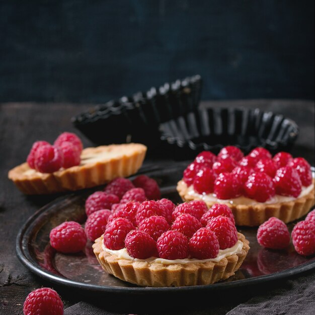 Törtchen mit Himbeeren