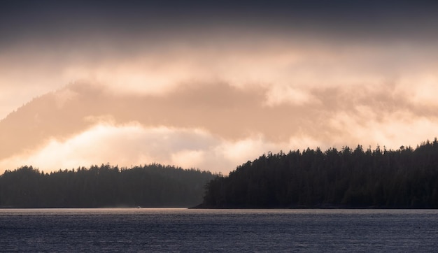 Tofino Vancouver Island British Columbia Kanada Blick auf die kanadische Berglandschaft