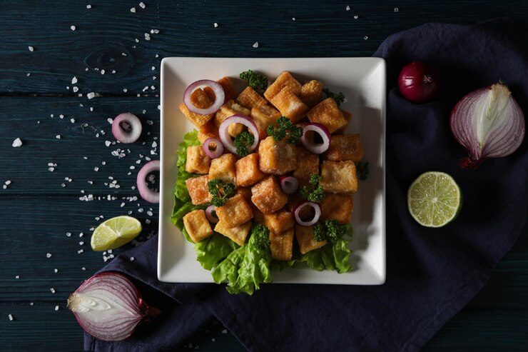 Tofu frito comida frita sabrosa y deliciosa