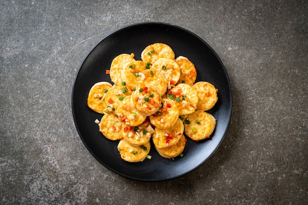 tofu de huevo suave frito con ajo