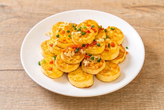 tofu de huevo suave frito con ajo