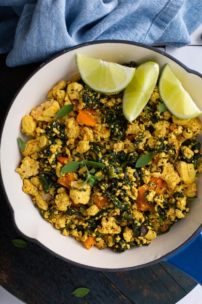 Foto tofu vegano para o pequeno-almoço.