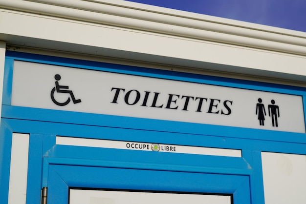 Toilettes banheiro público sinal francês texto símbolo de acesso para deficientes logotipo ícone de banheiros