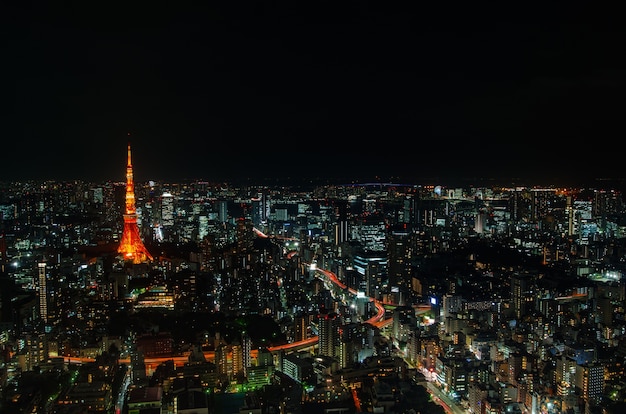 Tokio, Japón - 19 de octubre de 2016: Señal famosa de la torre de Tokio en Tokio
