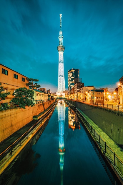 Tokyo JapanJun 19 2018 Tokyo Skytree Tower bei Nacht in Asakusa Tokyo Japan Wahrzeichen in Japan