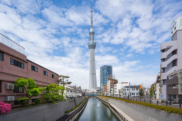 Foto tokyo sky tree el lugar famoso en la ciudad de tokio, japón