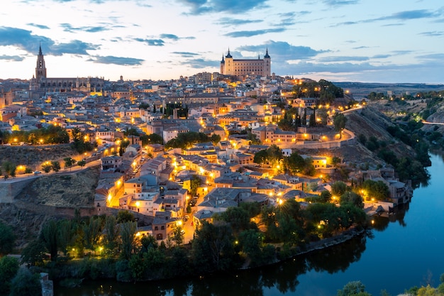 Toledo in der Abenddämmerung Spanien