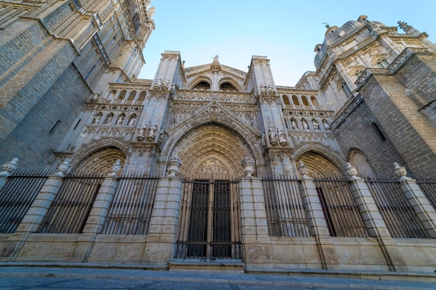 Toledo - Kathedrale Primada Santa Maria de Toledo Fassade im gotischen Stil der spanischen Kirche