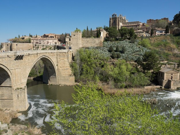 Toledo en el río Tajo.