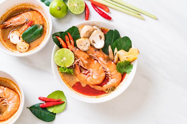 Tom Yum Goong würzige saure Suppe