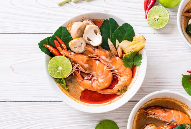 Tom Yum Goong würzige saure Suppe