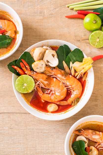 Tom Yum Goong würzige saure Suppe