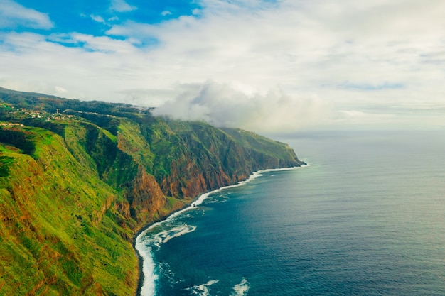 Toma aérea de la isla de Madeira