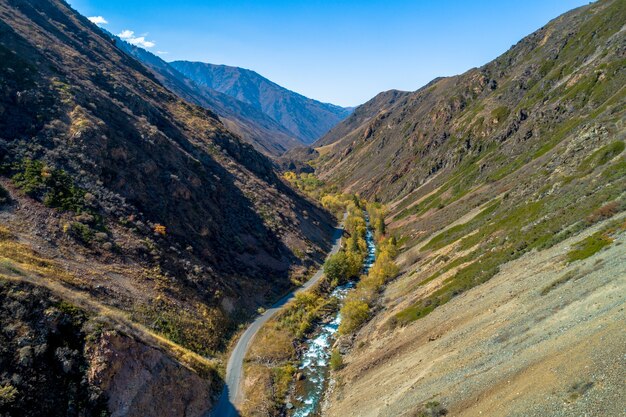 Toma aérea de otoño drone