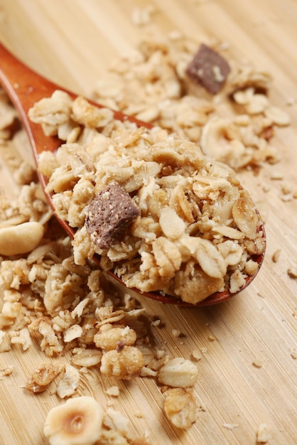 Toma de detalle de granola Musli en un tazón