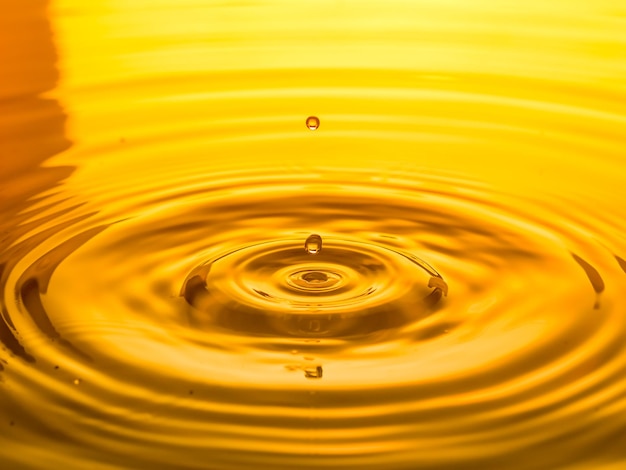 Tomada completa de la gota de agua