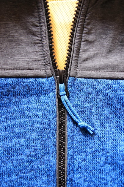 Tomada completa de la pared azul