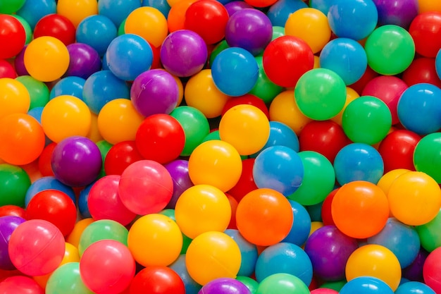 Tomada de cuadro completo de bolas de varios colores