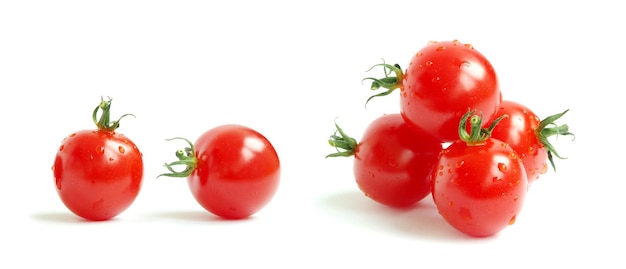 Tomate cereja fresco em fundo branco