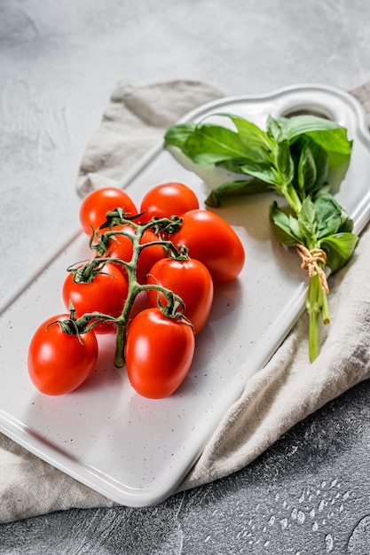 Tomate cereja fresco