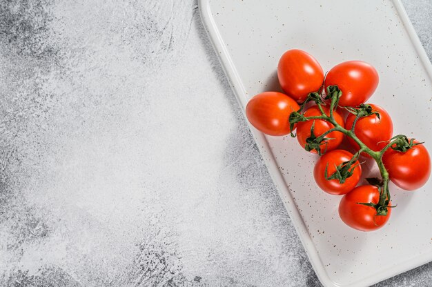 Tomate cereja vermelho